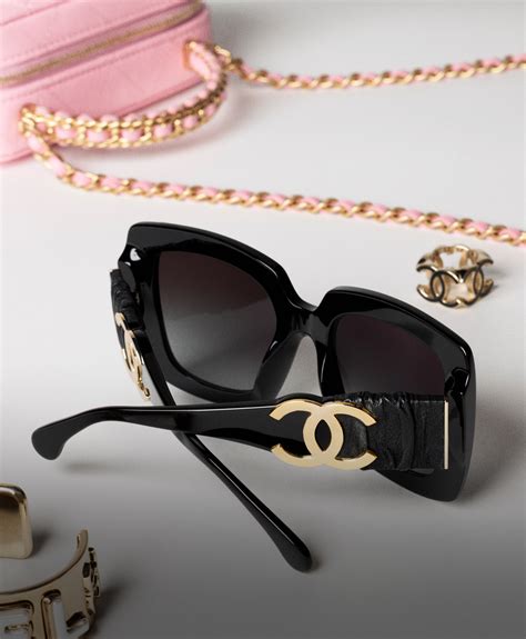 lunette chanel envoutant|CHANEL envoutante .